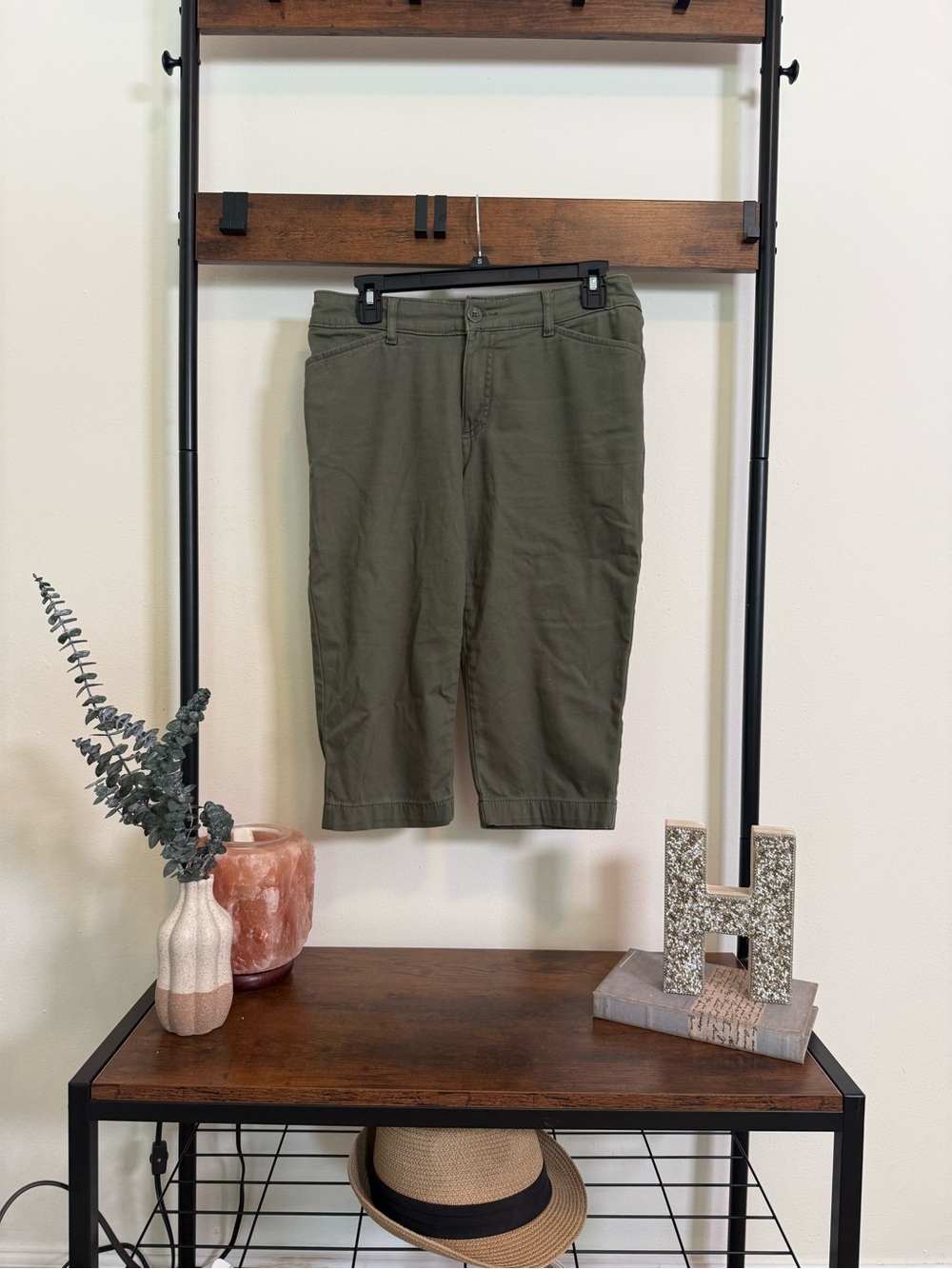 St. John’s Bay Olive Capri Pants | Women’s Petite 8 | Stretch Cotton